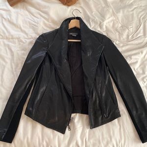 LEATHER JACKET BLACK. XS. VINCE